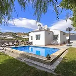 Villa Manuel In *